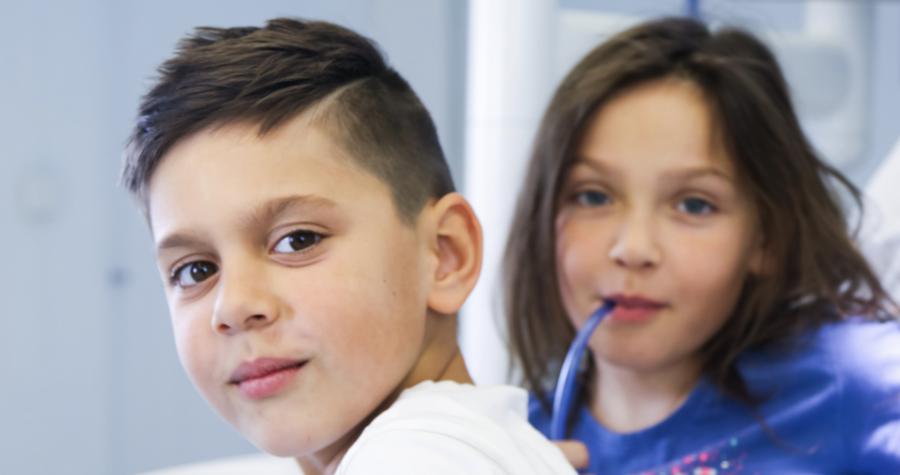 Lapisowanie, lakowanie czy lakierowanie? DENTALCARE. Stomatolog
